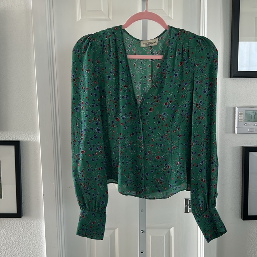 Nicholas Green Silk Button Front Blouse, RTR - Picture 5 of 10